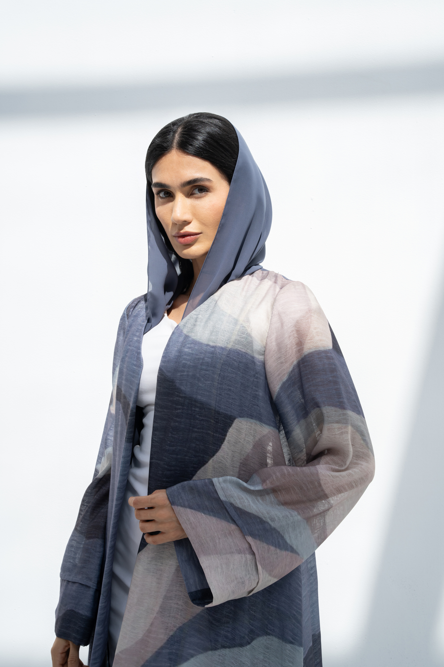 عبايات ملونة